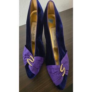 Vintage Private Colletion purple suede pumps